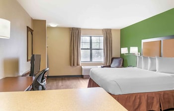 Studio, 1 King Bed, Non Smoking