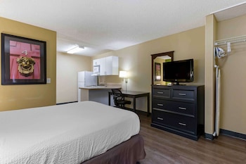 Studio, 1 King Bed, Non Smoking