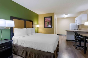 Studio, 1 King Bed, Non Smoking
