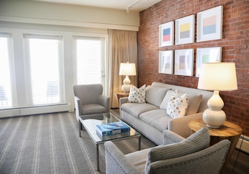 Deluxe Suite, 1 King Bed