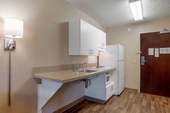 Studio, Mobility Accessible (One King Bed, Non-smoking)