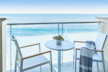 Premier Room, 1 King Bed, Balcony, Oceanfront (Fireplace)