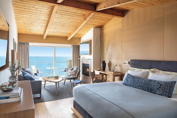 Premier Room, 1 King Bed, Balcony, Oceanfront (Fireplace)