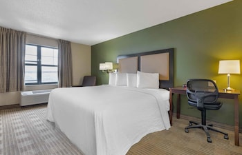 Studio, 1 King Bed, Non Smoking