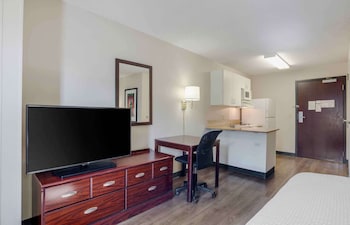 Studio, 1 Queen Bed, Accessible, Non Smoking