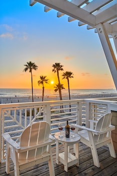 Suite, 1 King Bed, Oceanfront