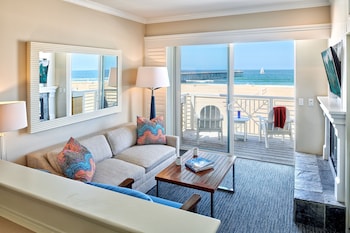 Suite, 1 King Bed, Oceanfront