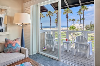 Suite, 1 King Bed, Ocean View