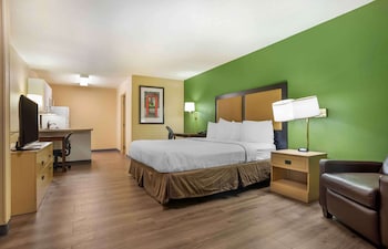 Studio, 1 King Bed, Non Smoking