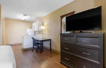 Studio, 1 Queen Bed, Non Smoking