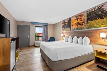 Standard Room, 1 King Bed