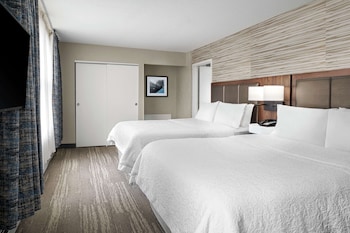 One Bedroom Corner Suite, Two Queen Beds, Non-Smoking