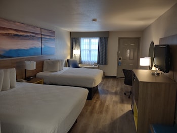 Room, 2 Queen Beds, Smoking