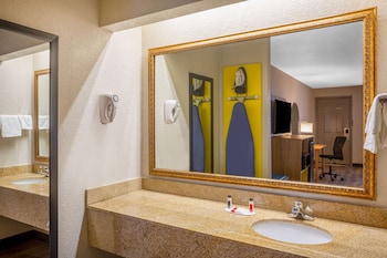 Deluxe Suite, 1 King Bed, Non Smoking