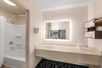 Suite, 2 Queen Beds, Non Smoking, Microwave