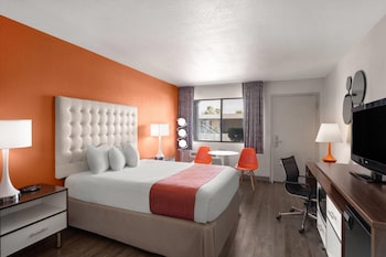 Standard Room, 1 Queen Bed, Accessible