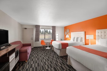 Suite, 2 Queen Beds, Non Smoking, Microwave