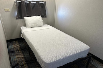 Room, Multiple Beds, Non Smoking, Lake View