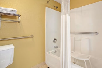 Standard Room, 1 King Bed, Accessible, Non Smoking