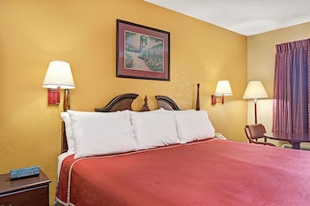 Standard Room, 1 King Bed