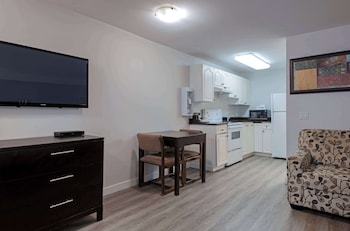 Room, 2 Queen Beds, Accessible, Kitchen (Non-Smoking)