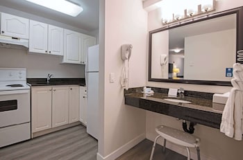Room, 2 Queen Beds, Accessible, Kitchen (Non-Smoking)