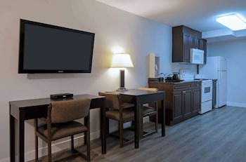Suite, 2 Bedrooms, Non Smoking, Kitchen