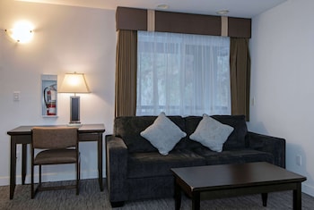 Suite, 1 Queen Bed with Sofa bed, Non Smoking, Kitchenette