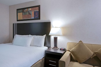 Suite, Non Smoking (1 King Bed and 1 Murphy Bed)