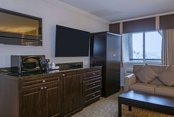 Suite, 1 King Bed, Non Smoking, Jetted Tub