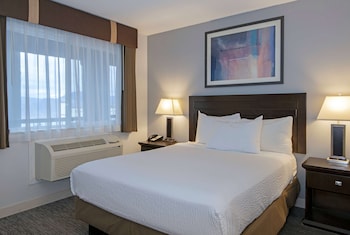 Room, 1 Queen Bed, Non Smoking, Refrigerator & Microwave