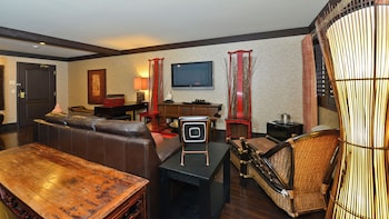 Suite, 1 King Bed, Non Smoking, Terrace