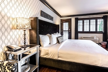 Suite, 1 King Bed, Non Smoking, Balcony