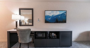 Family Room, 2 Queen Beds, Non Smoking
