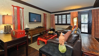 Suite, 1 King Bed, Non Smoking, Terrace