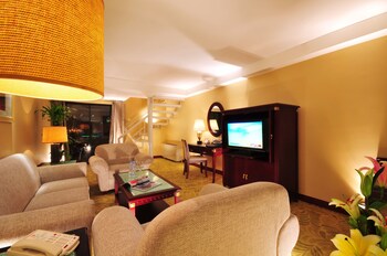 Deluxe Suite, 1 King Bed, Executive Level
