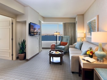 Suite, 1 King Bed, Harbor View