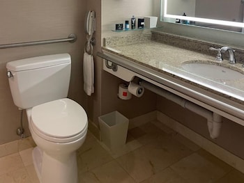 Room, 1 King Bed, Accessible, Harbor View