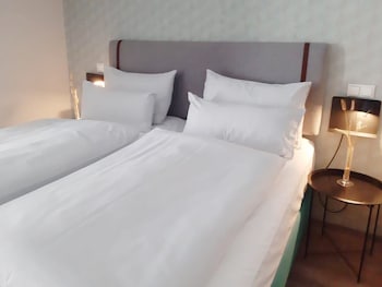 Standard Room, 1 Queen Bed (Up to 3 adults)