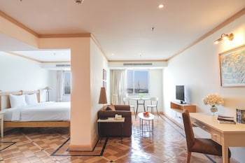 Deluxe Studio, River View