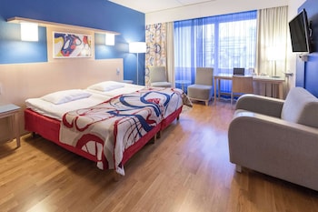 Superior Room, 1 King Bed (with Bath)