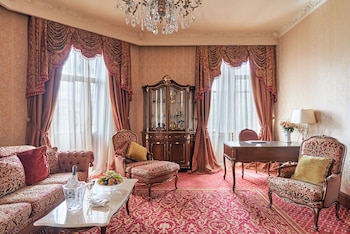 Luxury Suite, 1 King Bed with Sofa bed