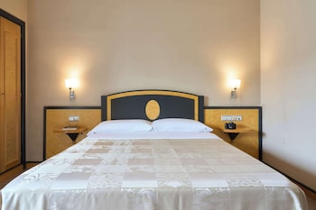 Double Room (with extra bed 2 Adults + 1 Child)
