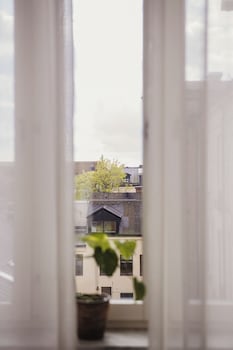 Double Room (Compact)