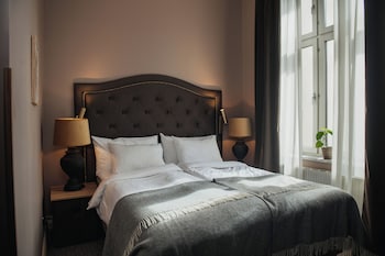 Double Room (Compact)