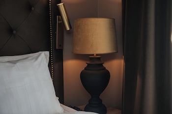 Double Room (Compact)