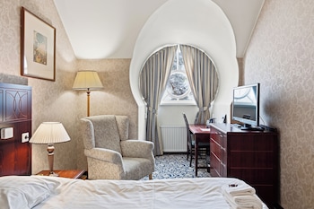 Superior Room, 1 Queen Bed (Castle)
