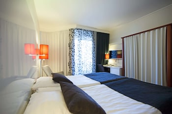 Family Room (Twin Three)