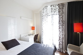 Standard Room, 1 Queen Bed