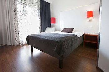 Standard Room, 1 Queen Bed